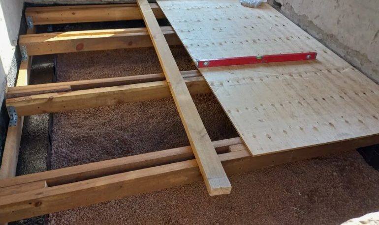 Идеальный черновой пол: сравниваем стяжку, регулируемые лаги и сухой монтаж